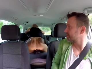Cuckolded en la voiture bbc baise blanc femme en la. | xhamster