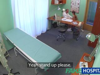 Fakehospital ruse zoçkë jep mjekësore person një seksual favour | xhamster